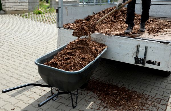 Bulk Mulch Delivery in Plant City