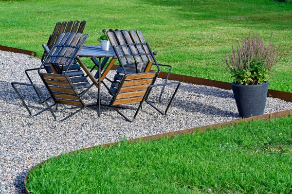 Metal Edging Installation in Plant City