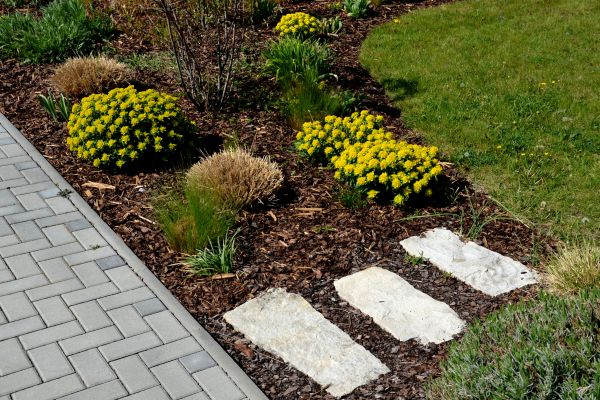 Garden Mulch Installation in Plant City
