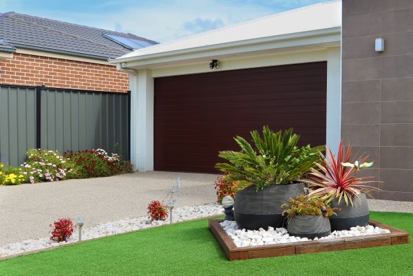 Front Yard Landscaping in Plant City